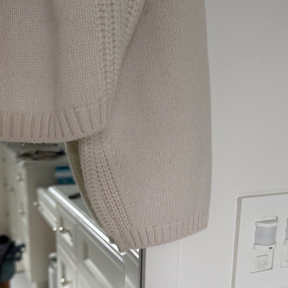 Massimo Dutti V-Neck Sweater - Cream and Black Argyle - Picture 6 of 6